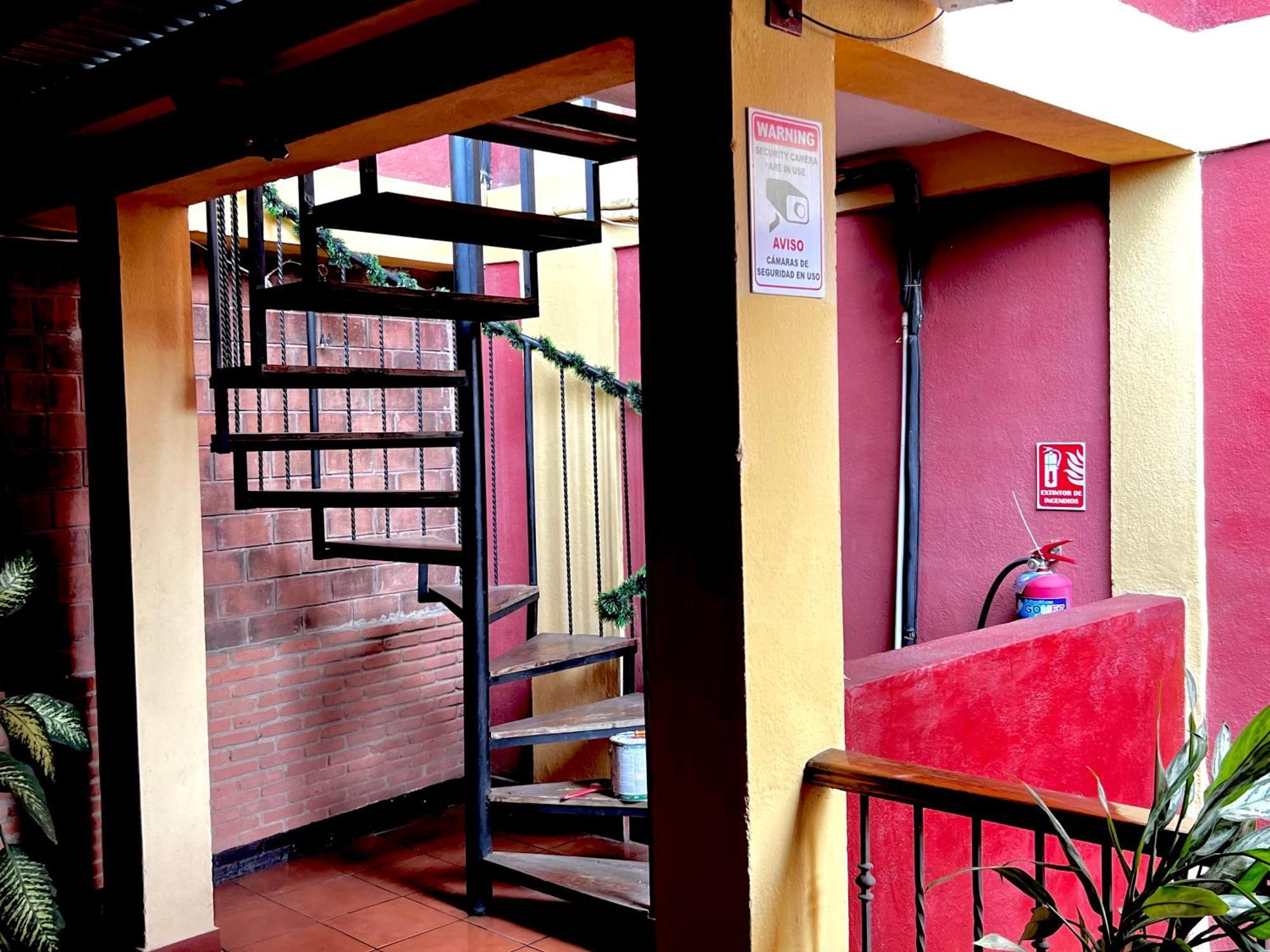 Hostal Lolita'S Boutique Granada Exterior photo