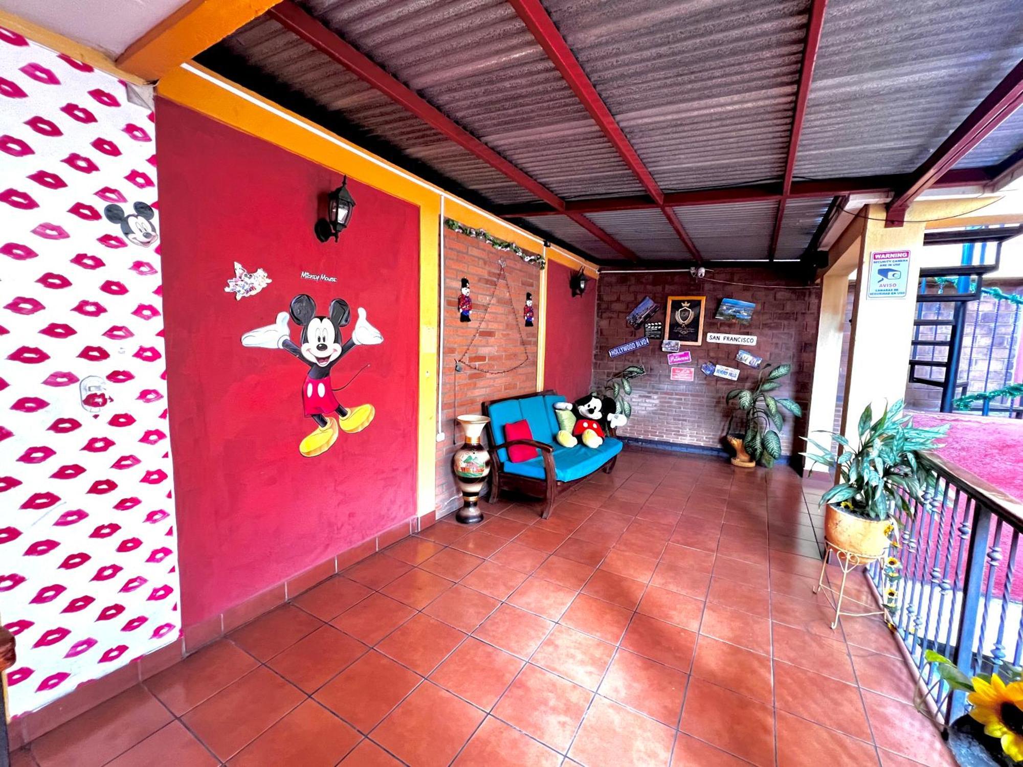 Hostal Lolita'S Boutique Granada Exterior photo